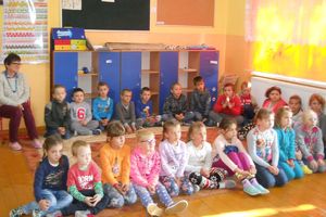 dzieci ze szkoły w Łąkiem